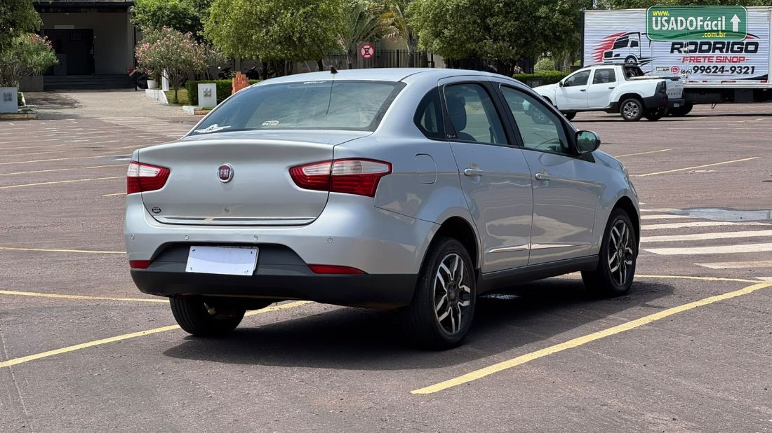 Fiat Grand Siena Essence Dualogic 1.6 Flex 2013/2014 — foto 5 de 11