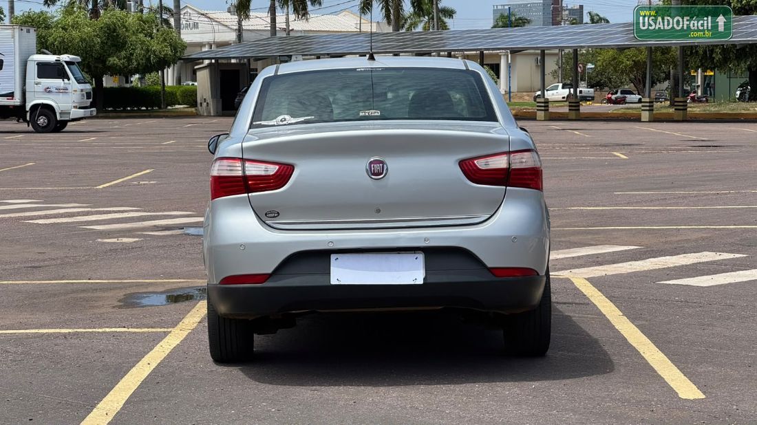 Fiat Grand Siena Essence Dualogic 1.6 Flex 2013/2014 — foto 6 de 11