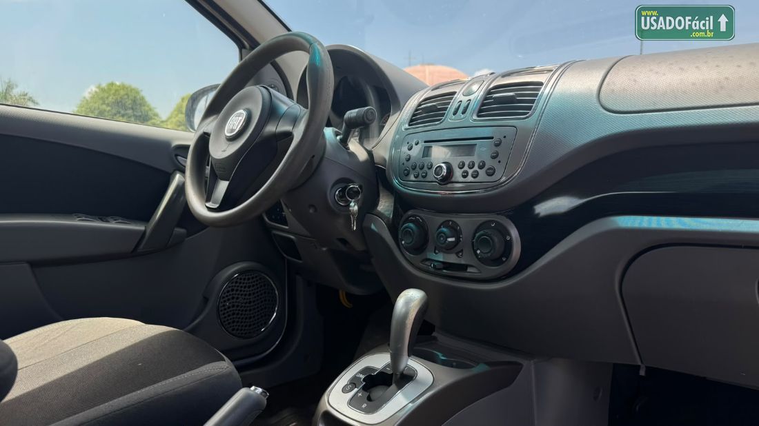 Fiat Grand Siena Essence Dualogic 1.6 Flex 2013/2014 — foto 9 de 11