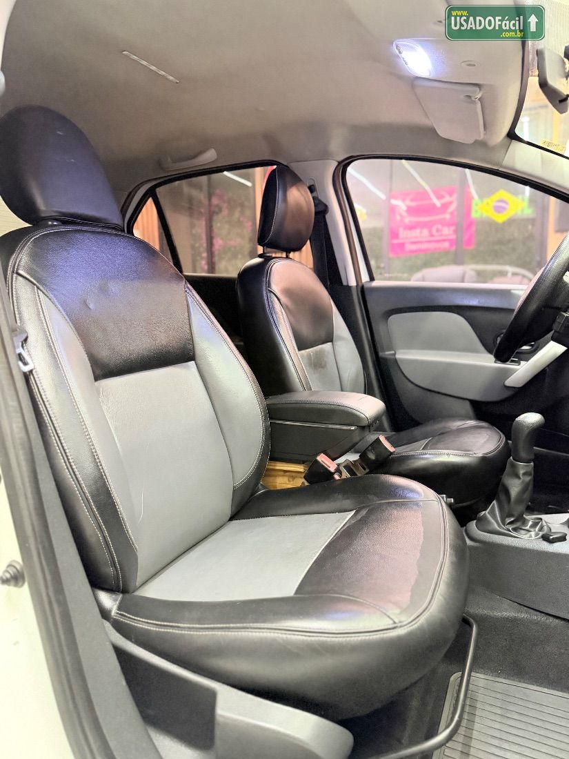 Renault Logan Expression 1.6 Hi-Flex 2016/2017 — foto 10 de 10