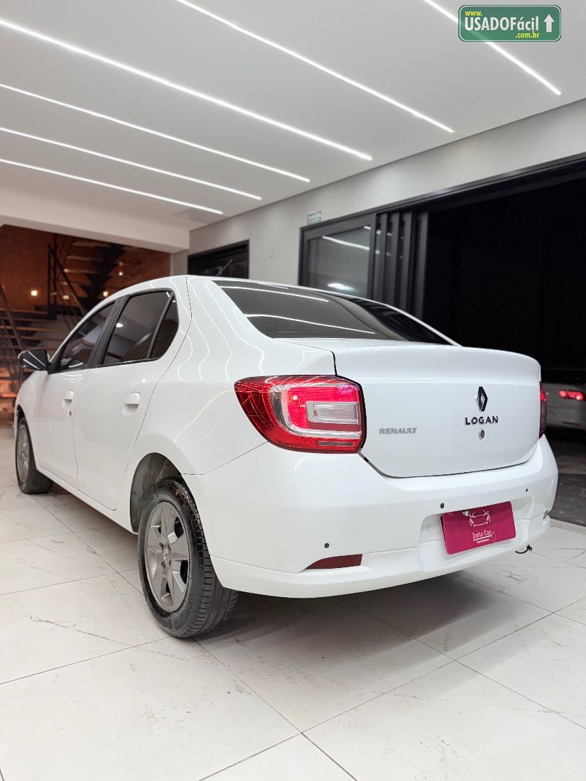 Renault Logan Expression 1.6 Hi-Flex 2016/2017 — foto 2 de 10