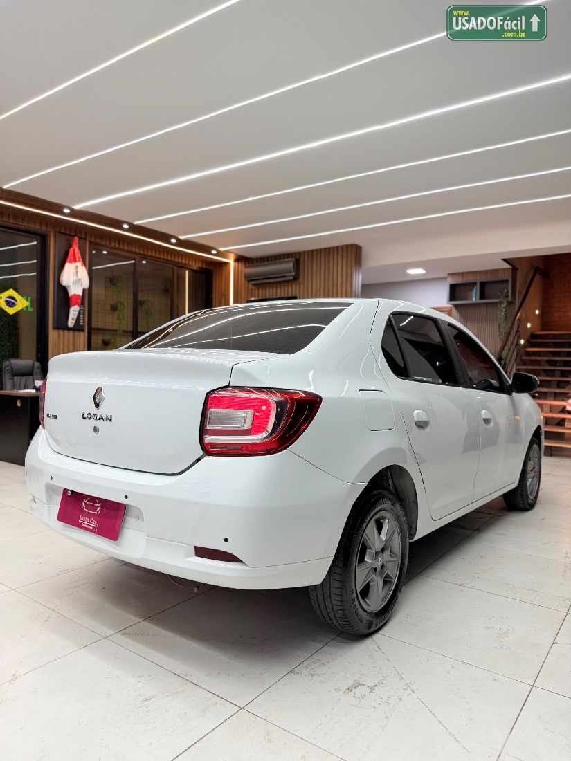 Renault Logan Expression 1.6 Hi-Flex 2016/2017 — foto 6 de 10