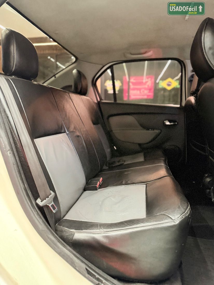 Renault Logan Expression 1.6 Hi-Flex 2016/2017 — foto 7 de 10