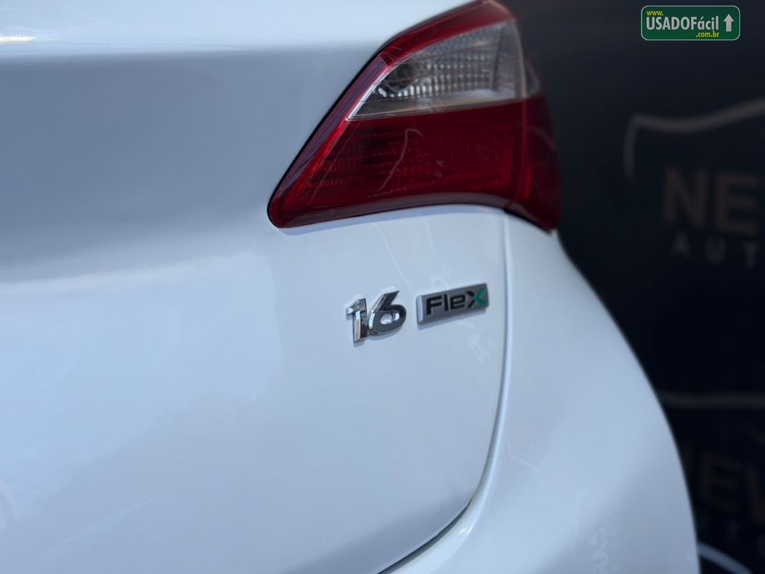Hyundai HB20 Hatch Comfort Plus 1.6 Mecânico Flex 2013/2014 — foto 11 de 24