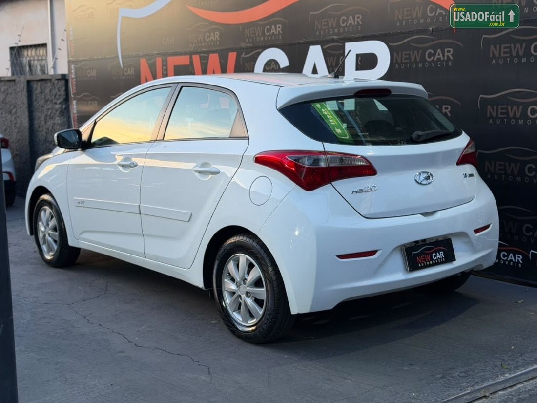 Hyundai HB20 Hatch Comfort Plus 1.6 Mecânico Flex 2013/2014 — foto 12 de 24
