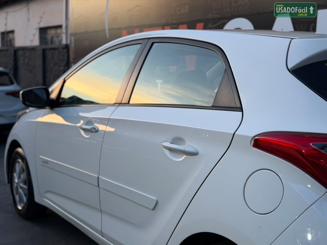 Hyundai HB20 Hatch Comfort Plus 1.6 Mecânico Flex 2013/2014 — foto 14 de 24