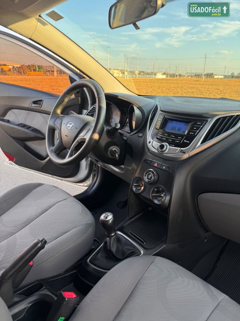 Hyundai HB20S Sedan Comfort Plus 1.0 Mecânico Flex 2014/2014 — foto 8 de 10