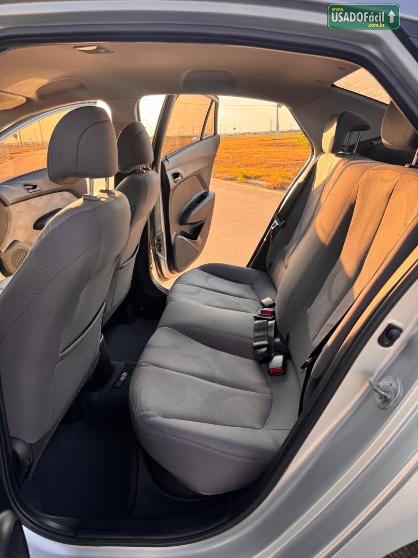 Hyundai HB20S Sedan Comfort Plus 1.0 Mecânico Flex 2014/2014 — foto 9 de 10