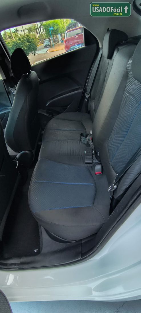 Hyundai HB20 Hatch Comfort 1.6 Mecânico Flex 2013/2014 — foto 2 de 8