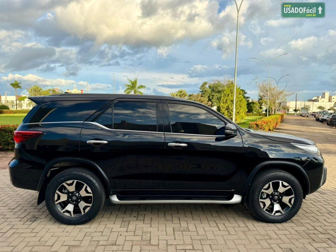Toyota Hilux SW4 SRX Diamond 2.8 4x4 turbo Automático Diesel 2019/2020 — foto 6 de 10