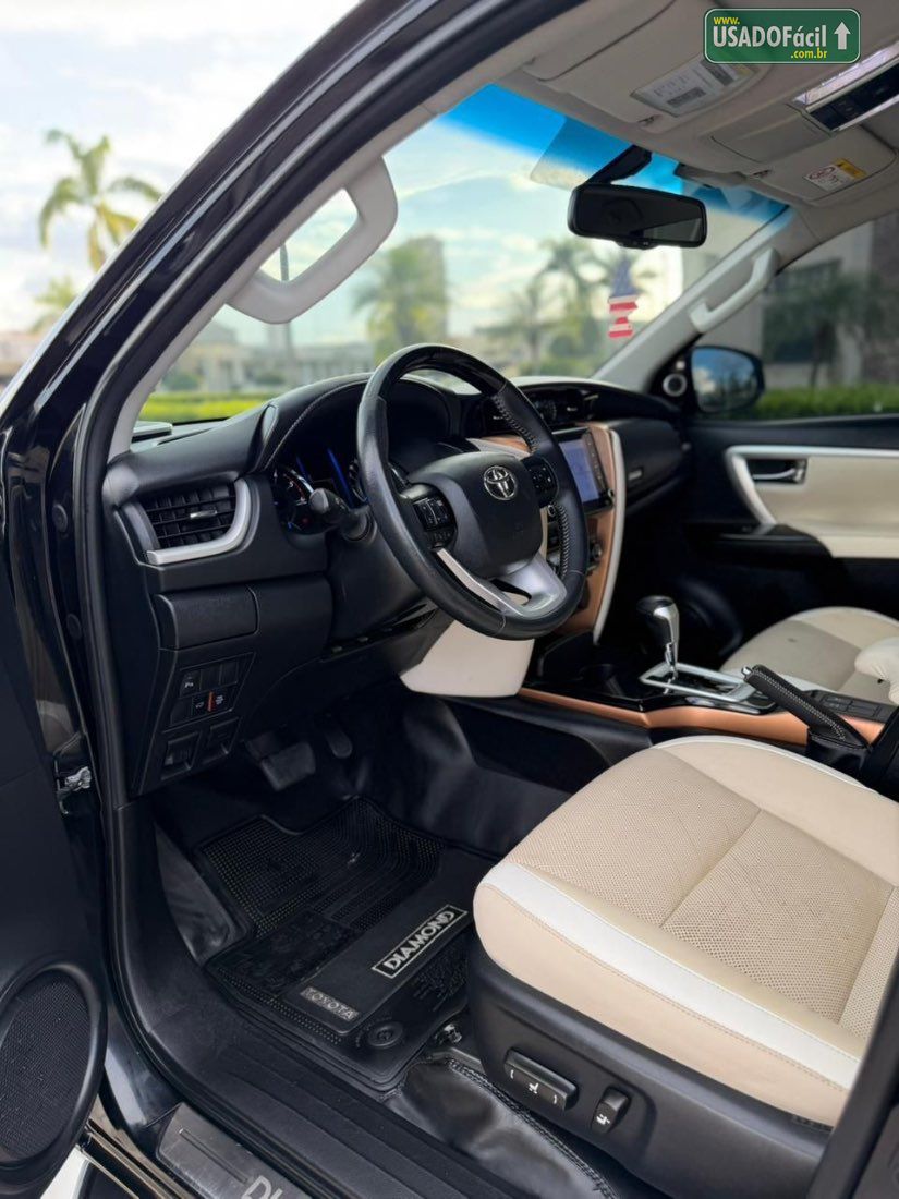Toyota Hilux SW4 SRX Diamond 2.8 4x4 turbo Automático Diesel 2019/2020 — foto 8 de 10