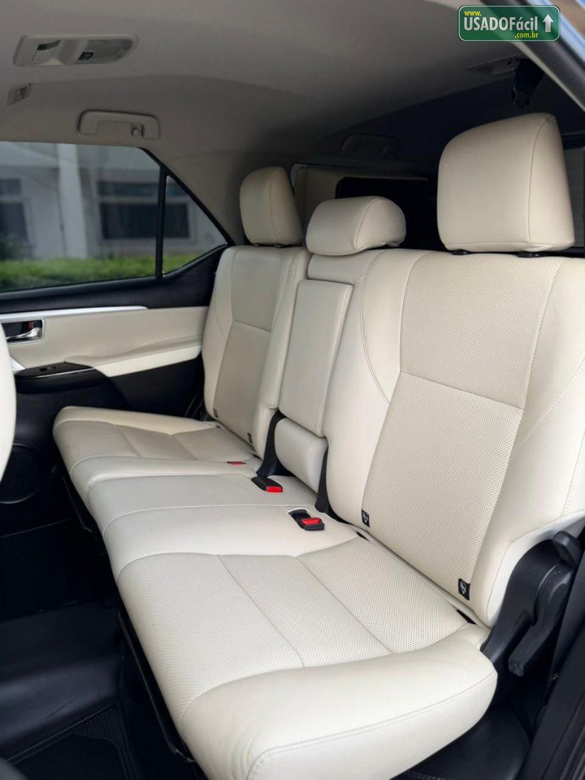 Toyota Hilux SW4 SRX Diamond 2.8 4x4 turbo Automático Diesel 2019/2020 — foto 9 de 10