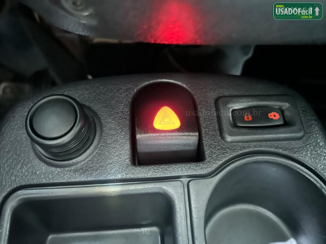RENAULT Clio Expression 1.0 5P 2013/2014 — foto 16 de 20