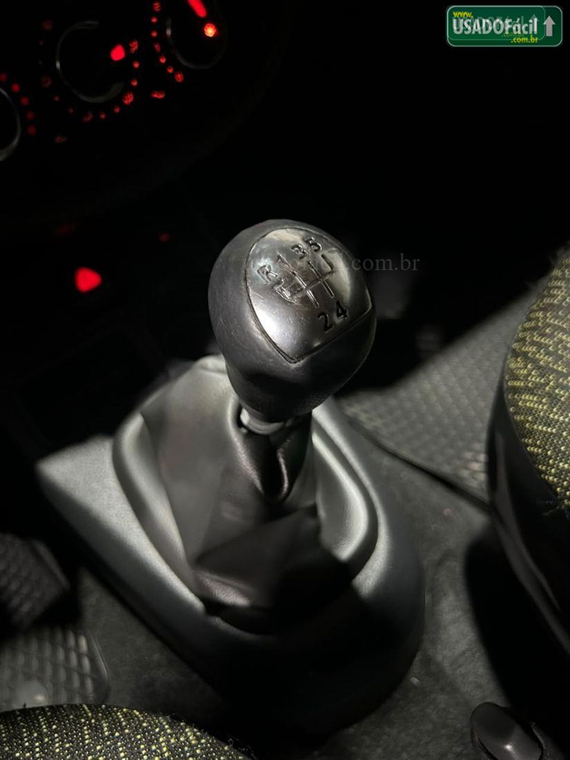 RENAULT Clio Expression 1.0 5P 2013/2014 — foto 19 de 20