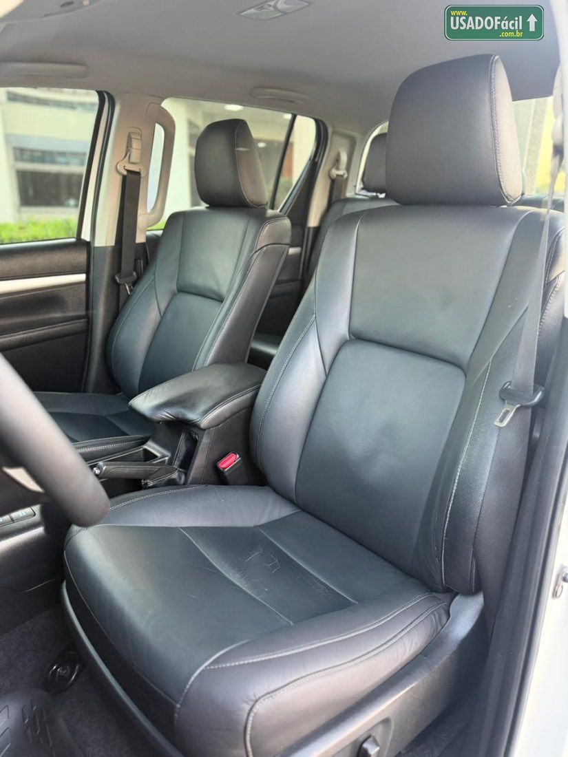 Toyota Hilux SRV CD 2.8 4x4 TDI Automático Diesel 2016/2017 — foto 9 de 16