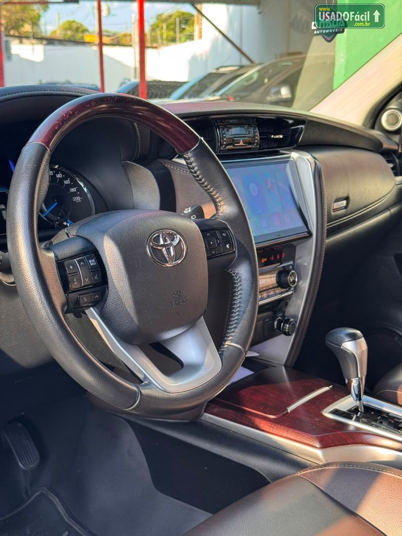 Toyota Hilux SW4 SRV 4x2 2.7 Automático Flex 2018/2019 — foto 10 de 14