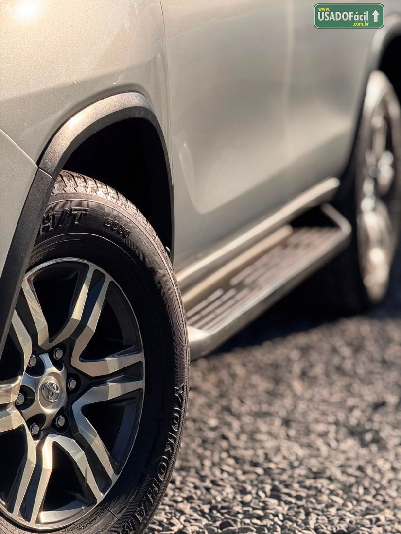 Toyota Hilux SW4 SRV 4x2 2.7 Automático Flex 2018/2019 — foto 2 de 14