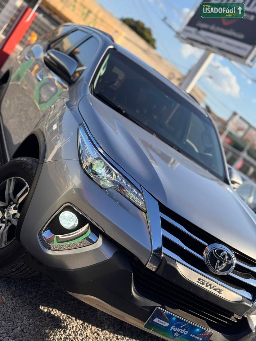 Toyota Hilux SW4 SRV 4x2 2.7 Automático Flex 2018/2019 — foto 3 de 14