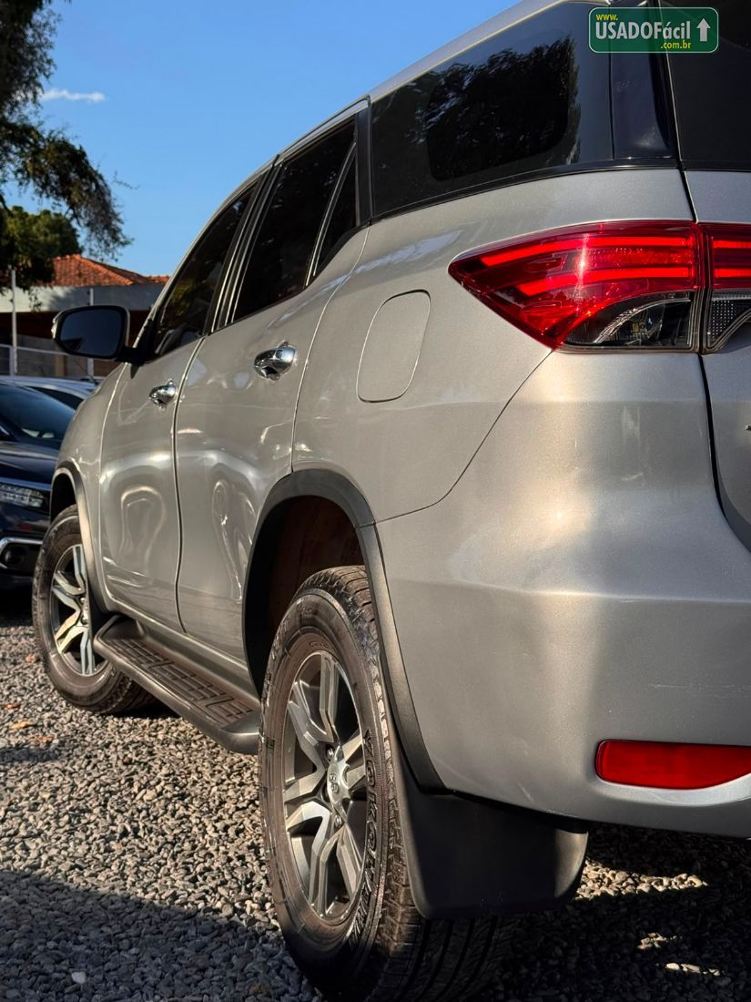 Toyota Hilux SW4 SRV 4x2 2.7 Automático Flex 2018/2019 — foto 6 de 14