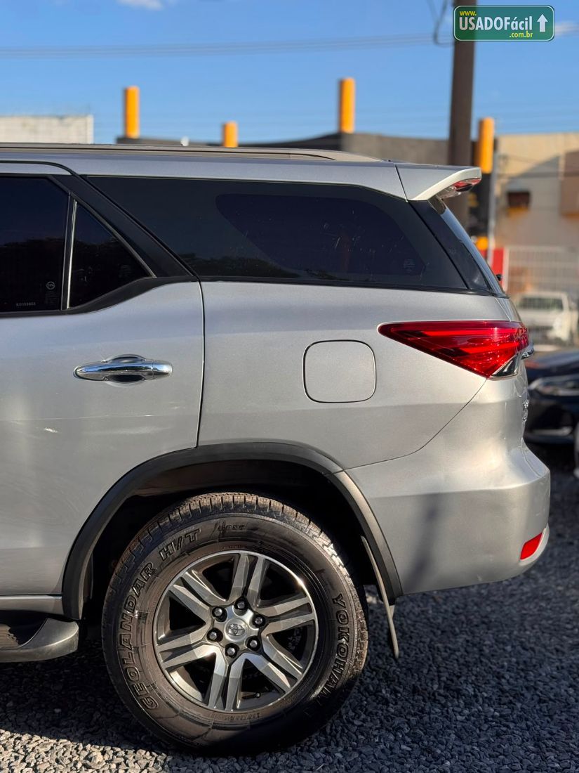 Toyota Hilux SW4 SRV 4x2 2.7 Automático Flex 2018/2019 — foto 8 de 14