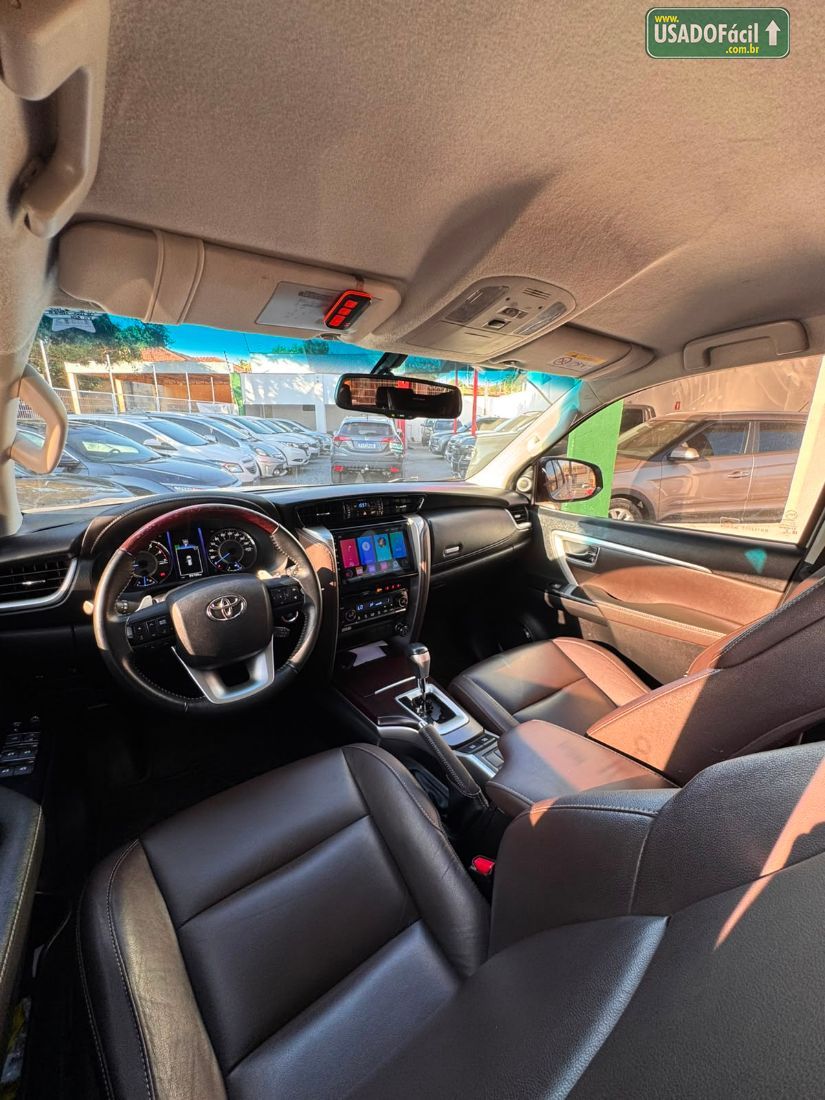 Toyota Hilux SW4 SRV 4x2 2.7 Automático Flex 2018/2019 — foto 9 de 14