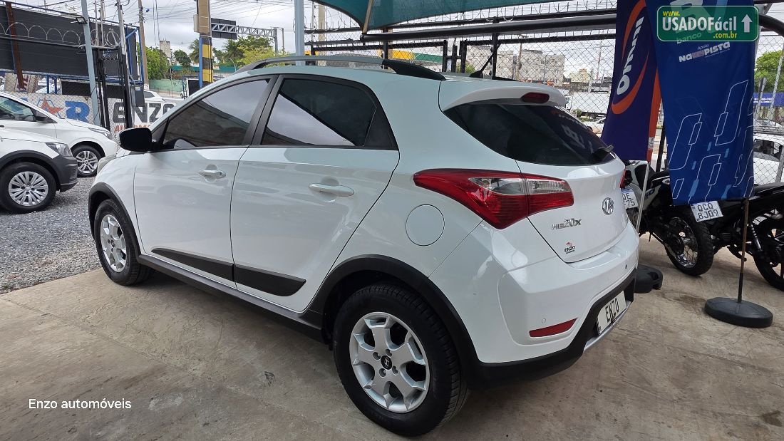Hyundai HB20X Hatch Premium 1.6 Automático Flex 2013/2014 — foto 6 de 14