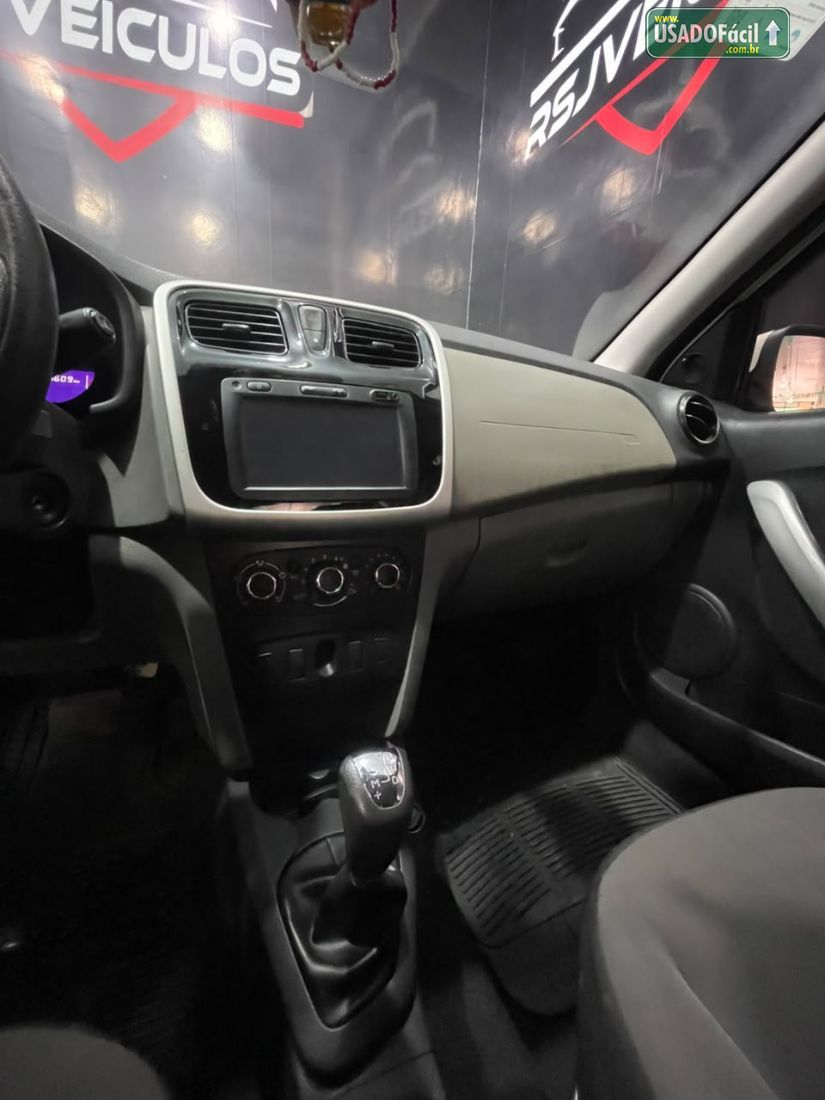 Renault Logan Expression Easy R 1.6 Flex 2016/2017 — foto 15 de 22