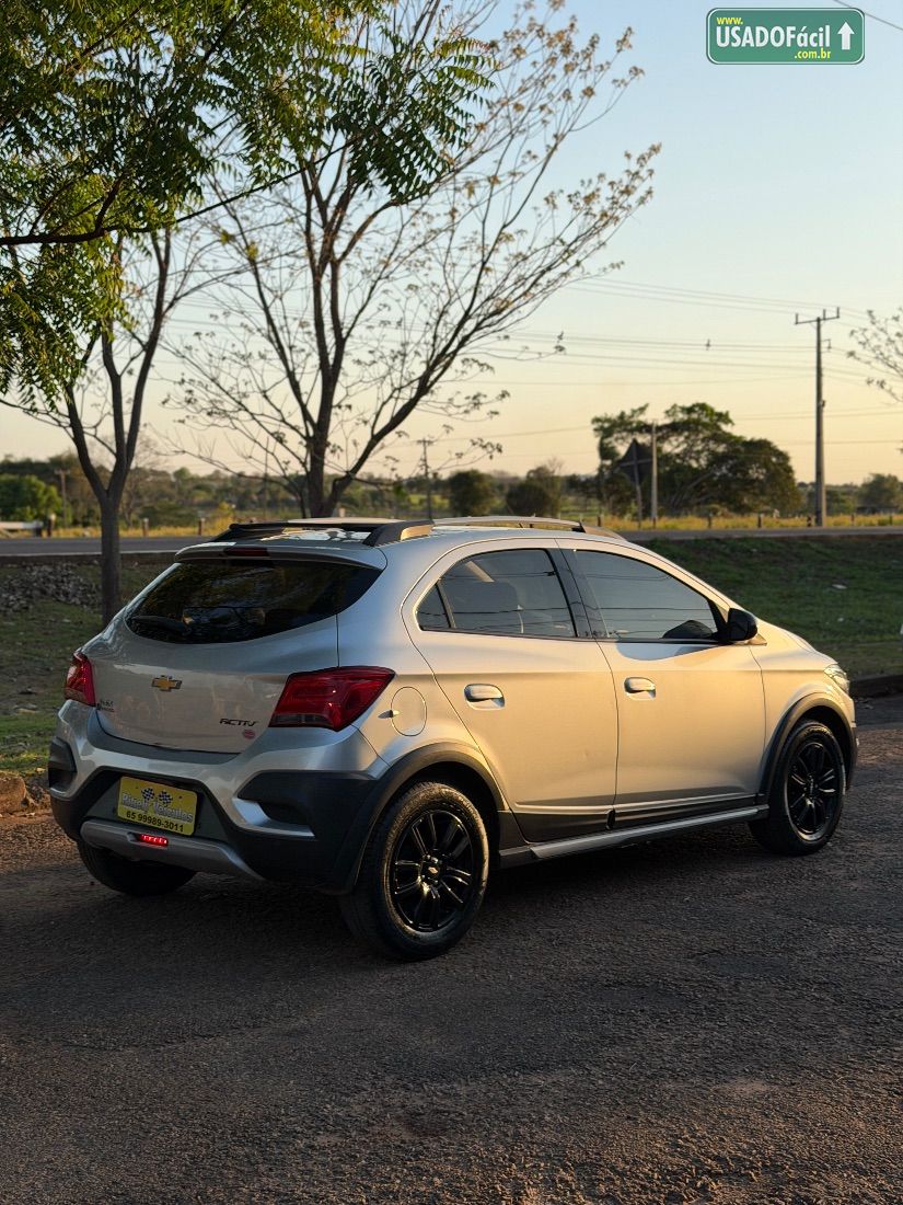 CHEVROLET/GM Onix Hatch Activ 1.4 Automático Flex 2018/2019 — foto 4 de 17