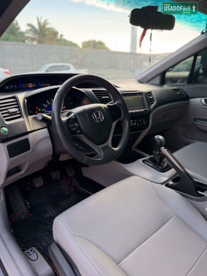 Honda Civic Sedan LXS 1.8 Mecânico 2014/2015 — foto 8 de 17