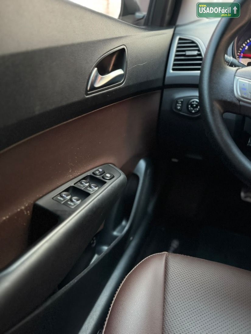 Hyundai HB20X Hatch Premium 1.6 Automático Flex 2015/2016 — foto 9 de 21