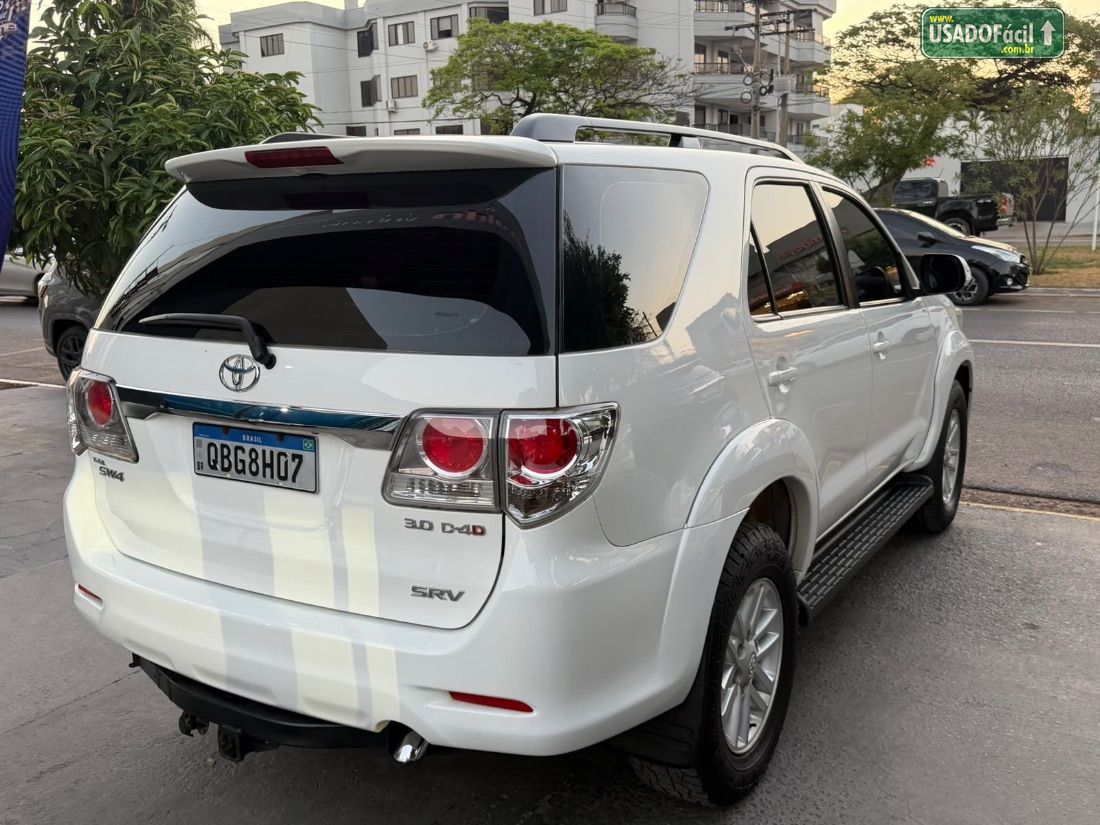 Toyota Hilux SW4 SR D4-D 3.0 4x4 TDI Automático Diesel 2014/2015 — foto 12 de 12