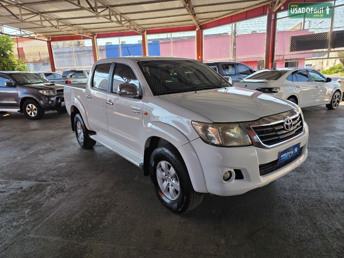 Toyota Hilux SR CD 2.7 4x2 Automático Flex 2014/2015 — foto 2 de 11