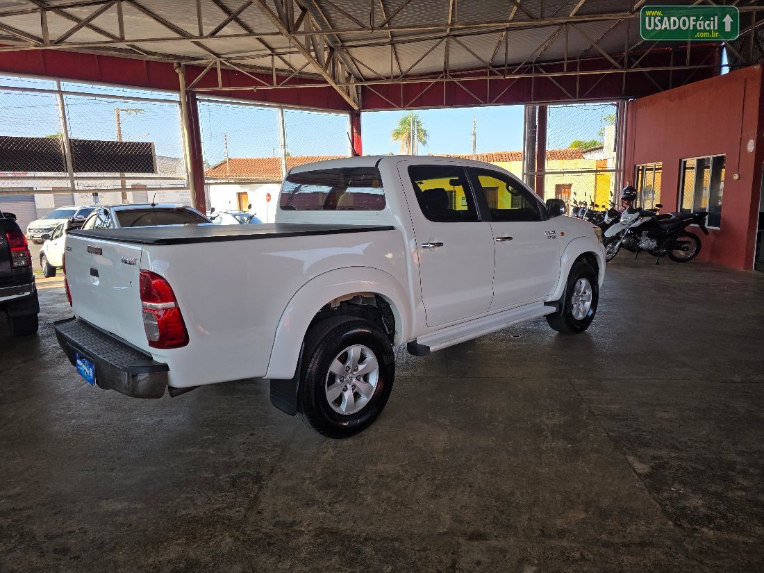 Toyota Hilux SR CD 2.7 4x2 Automático Flex 2014/2015 — foto 3 de 11