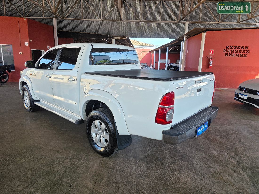 Toyota Hilux SR CD 2.7 4x2 Automático Flex 2014/2015 — foto 4 de 11