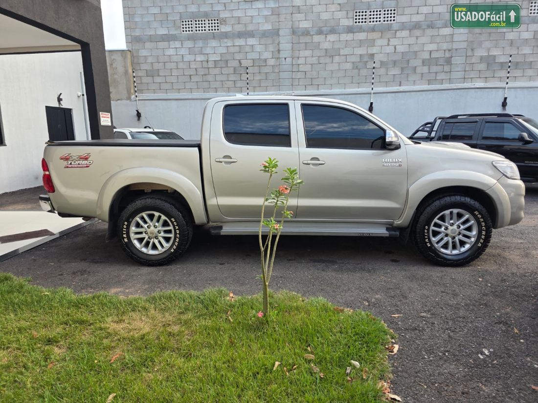 Toyota Hilux SRV CD D4-D 3.0 4x4 TDI Automático Diesel 2013/2013 — foto 3 de 10