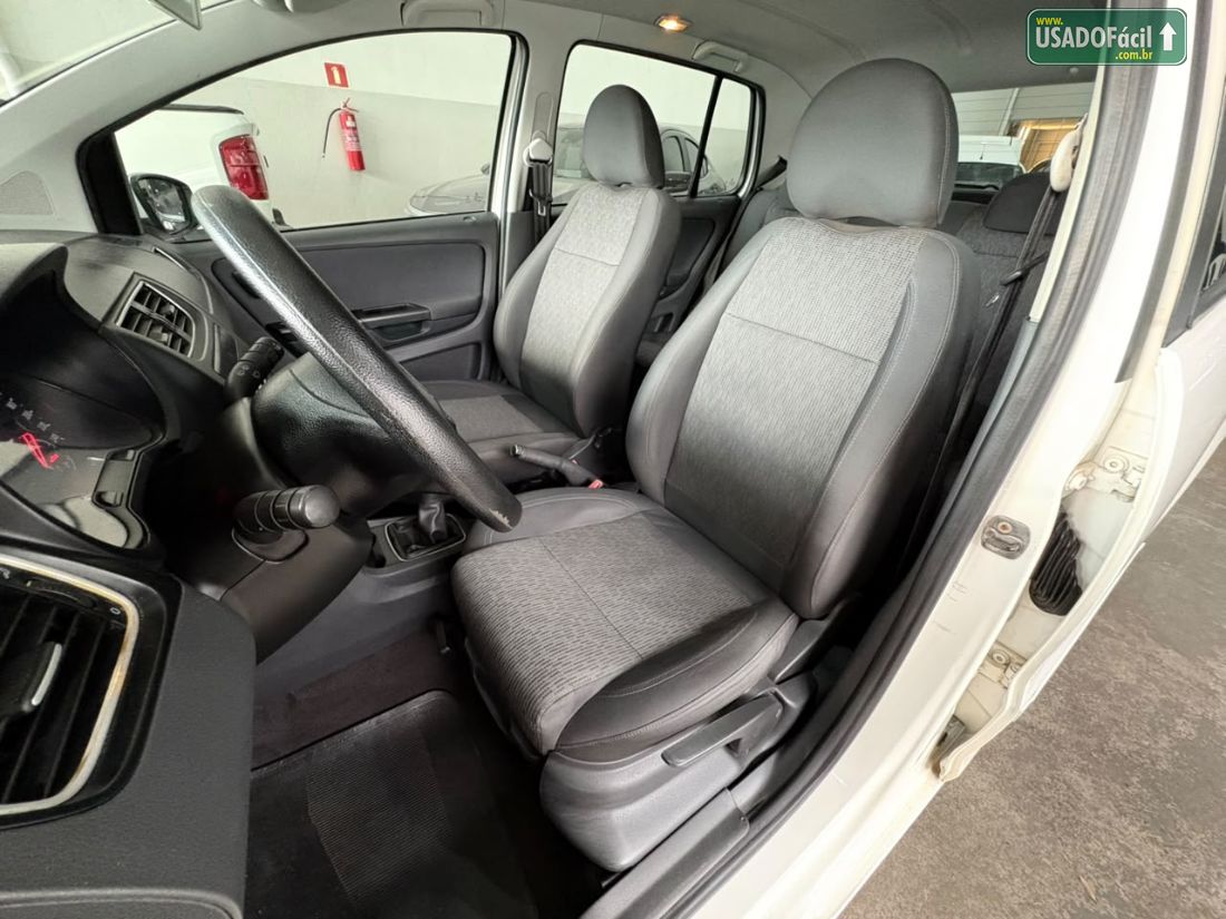 Volkswagen Fox 1.6 Mi 4P Total Flex 2012/2013 — foto 13 de 14