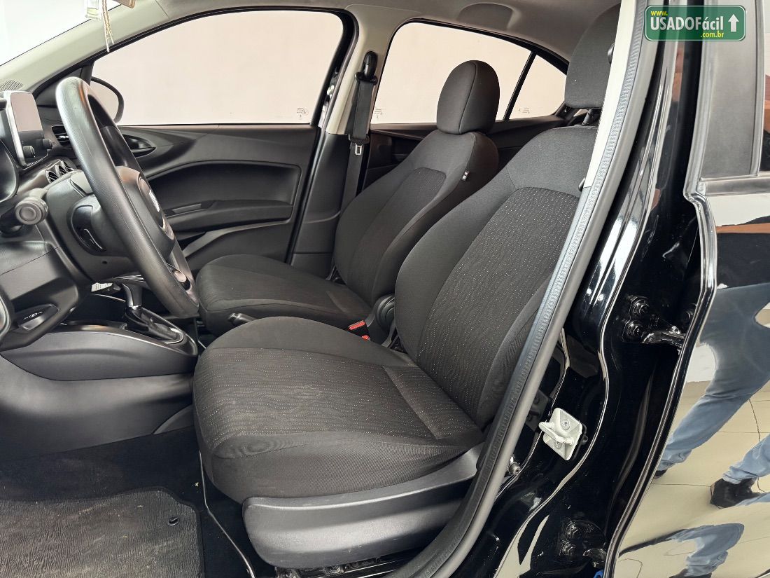 Fiat Cronos Drive 1.3 Automático Flex 2024/2025 — foto 9 de 13