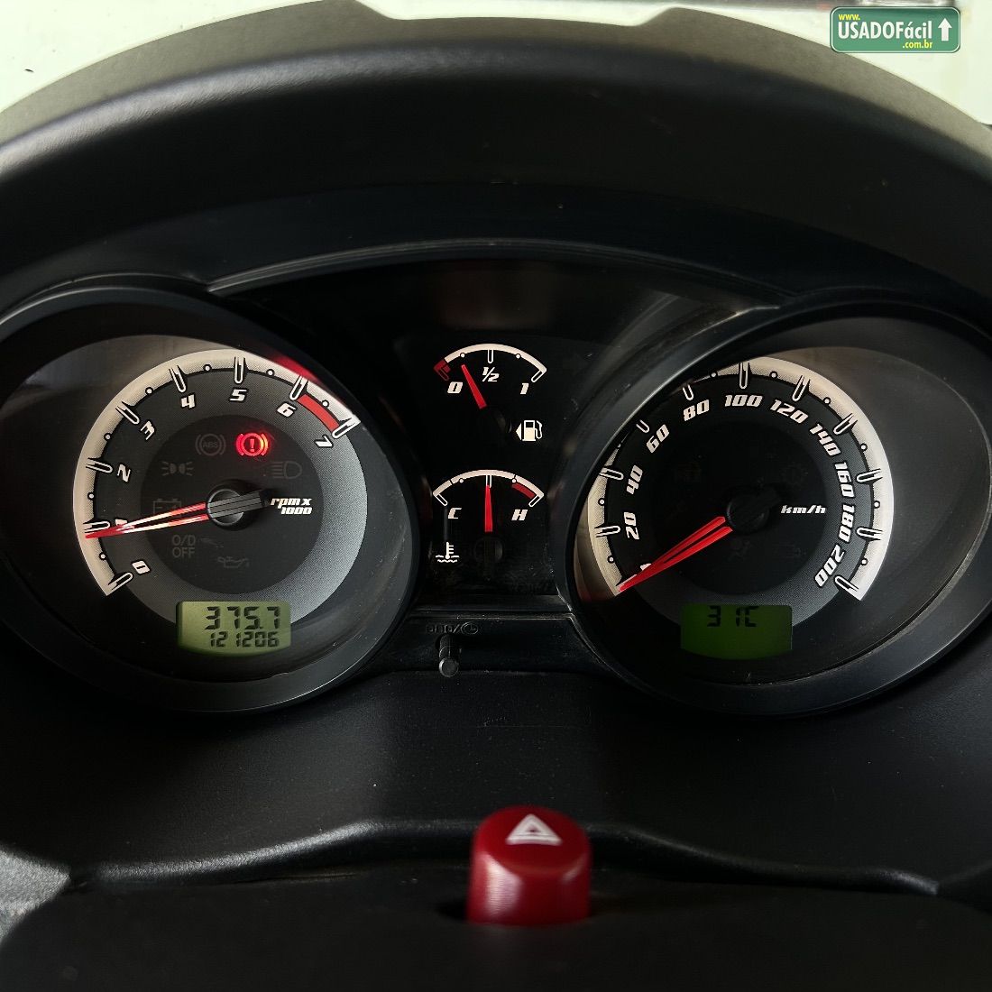 Ford Fiesta Hatch 1.6 Mecânico Flex 5P 2013/2013 — foto 6 de 10