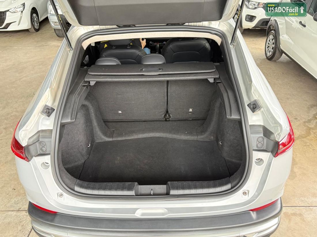 Fiat Fastback Audace 200 Turbo Automático Híbri­do 2024/2025 — foto 16 de 18