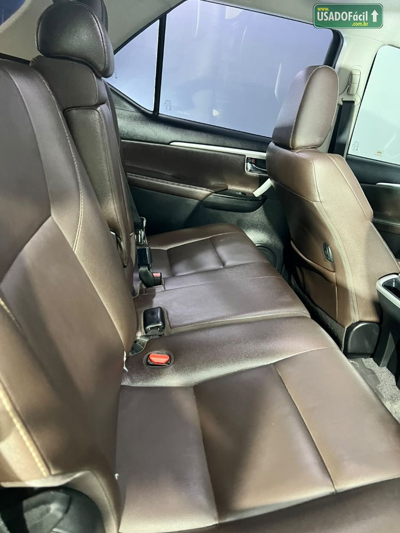 Toyota Hilux SW4 SRX 2.8 4x4 TDI Automático Diesel 2018/2018 — foto 10 de 10