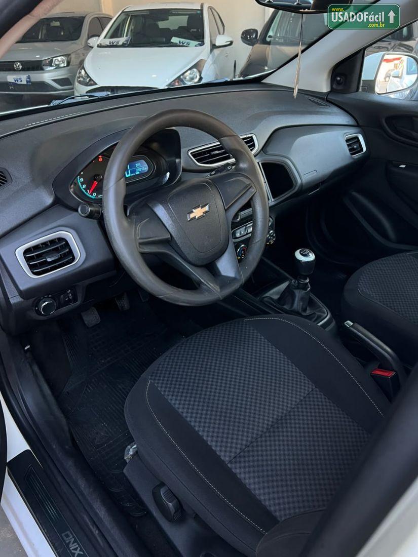 CHEVROLET/GM Onix Hatch LT 1.0 Mecânico Flex 2017/2017 — foto 4 de 13