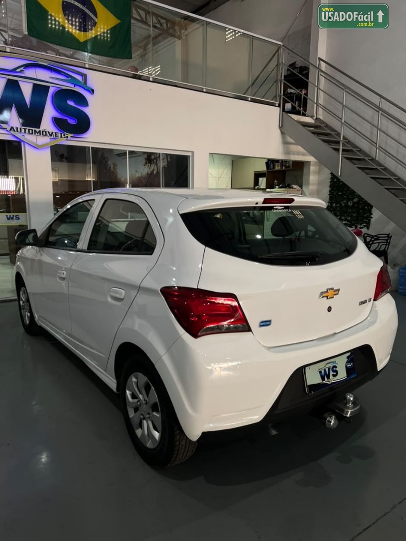 CHEVROLET/GM Onix Hatch LT 1.0 Mecânico Flex 2017/2017 — foto 9 de 13