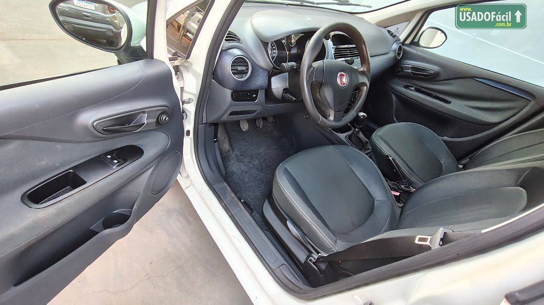 Fiat Punto Attractive 1.4 Fire Flex 5P 2014/2015 — foto 6 de 10