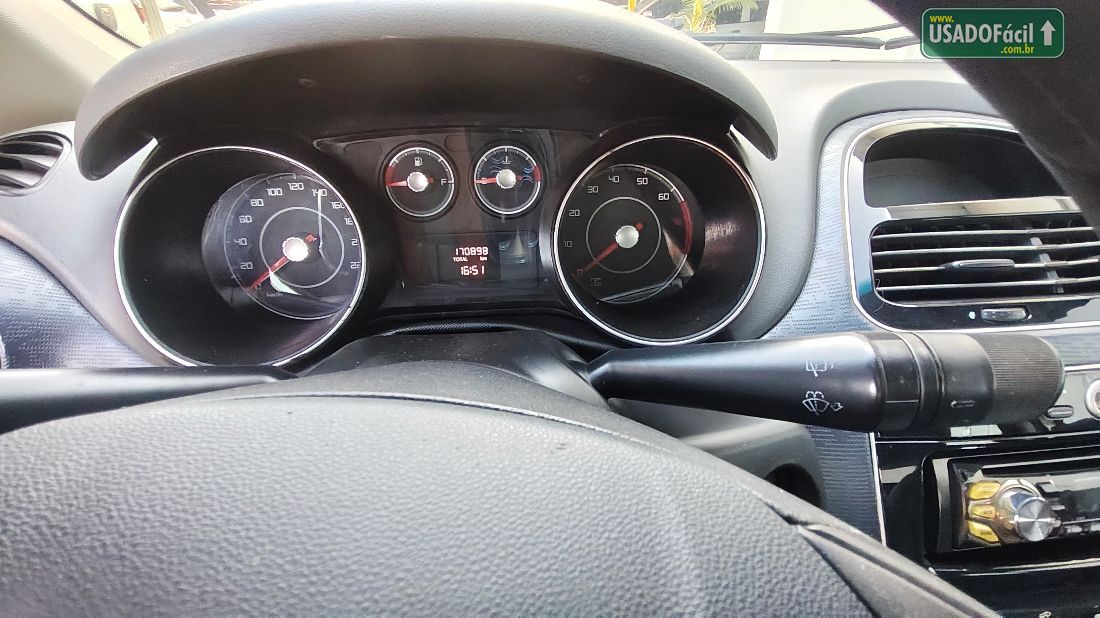 Fiat Punto Attractive 1.4 Fire Flex 5P 2014/2015 — foto 8 de 10