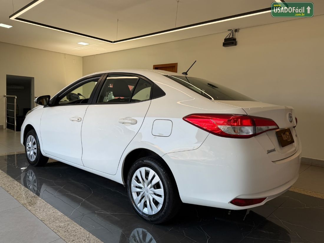 Toyota Yaris Sedan XLS 1.5 Automático Flex 2023/2024 — foto 3 de 11
