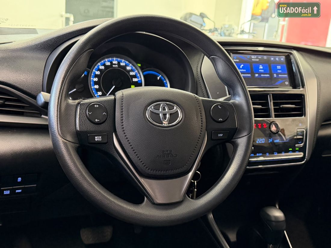 Toyota Yaris Sedan XLS 1.5 Automático Flex 2023/2024 — foto 8 de 11