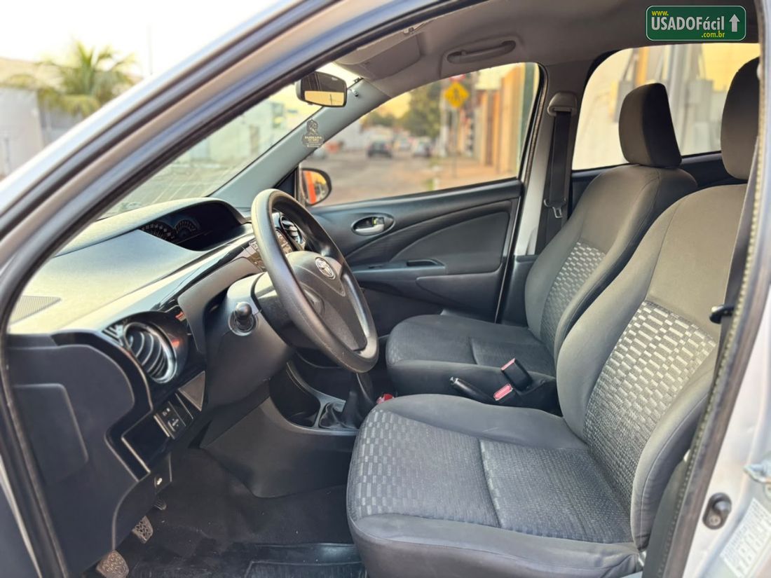 Toyota Etios Sedan XS 1.5 Mecânico Flex 2014/2014 — foto 10 de 11