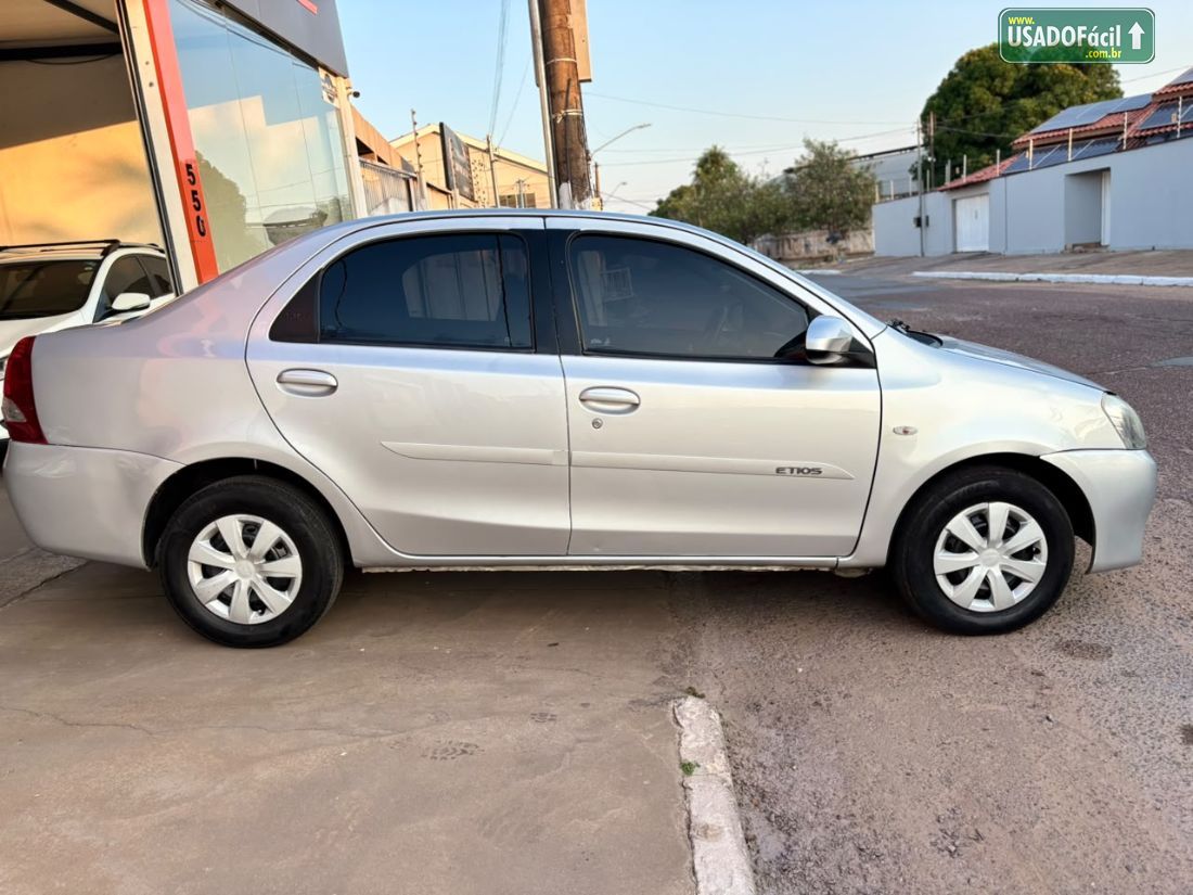 Toyota Etios Sedan XS 1.5 Mecânico Flex 2014/2014 — foto 6 de 11