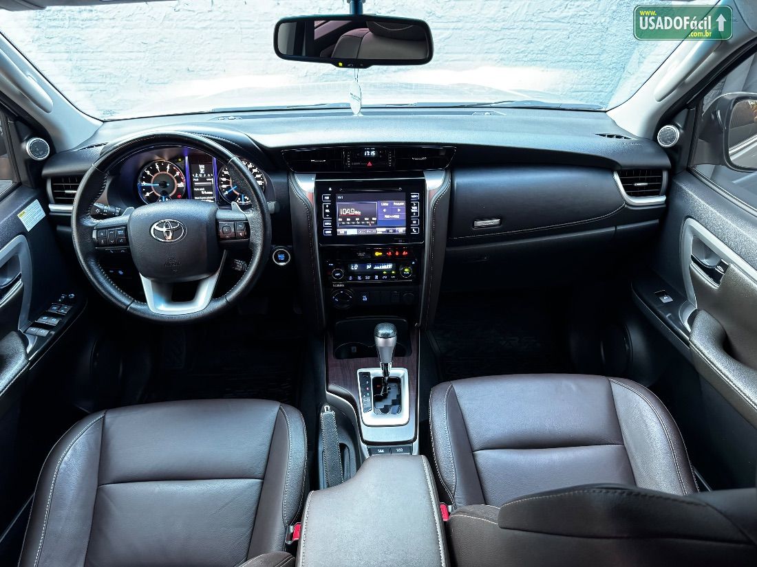 Toyota Hilux SW4 SRX 2.8 4x4 TDI Automático Diesel 2018/2019 — foto 11 de 24