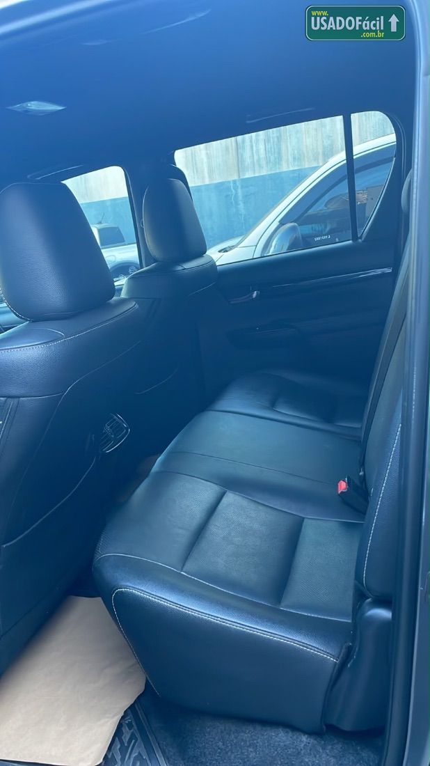Toyota Hilux SRX CD 2.8 4x4 TDI Automático Diesel 2019/2020 — foto 4 de 9